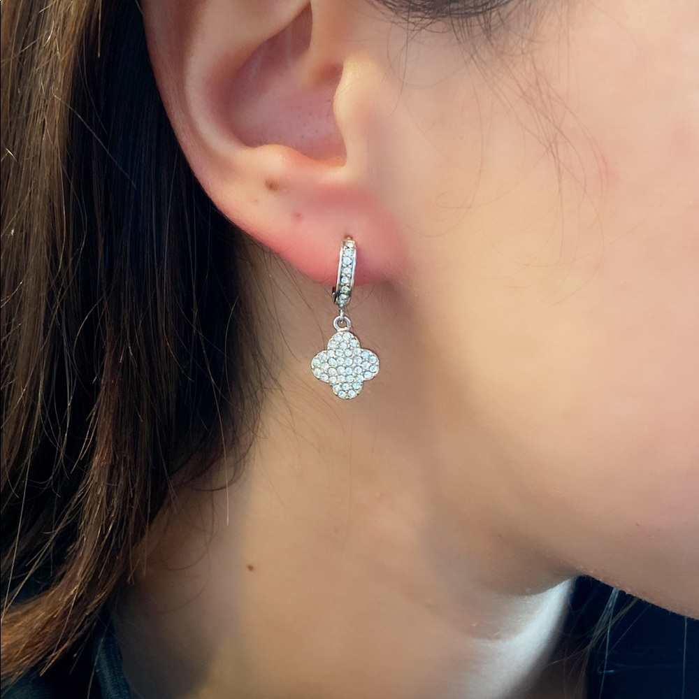 Drop earrings